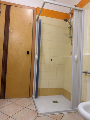 Bathroom - Vrbo Property (Pietre)