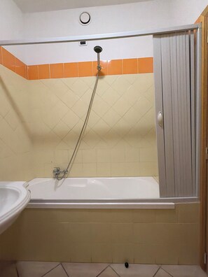 Bathroom - Vrbo Property (Pietre)