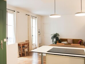 Interior - quiet apartment in the heart of the 9th (Paris)