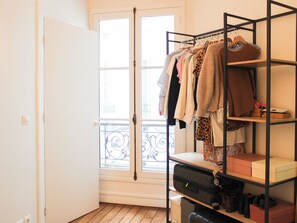 Interior - quiet apartment in the heart of the 9th (Paris)