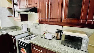 Apartment, 2 Bedrooms, Accessible, Smoking | Interior