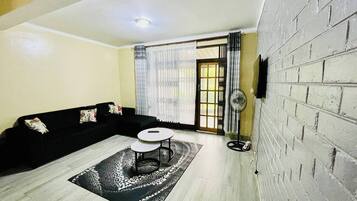 Apartment, 2 Bedrooms, Accessible, Smoking | Living area