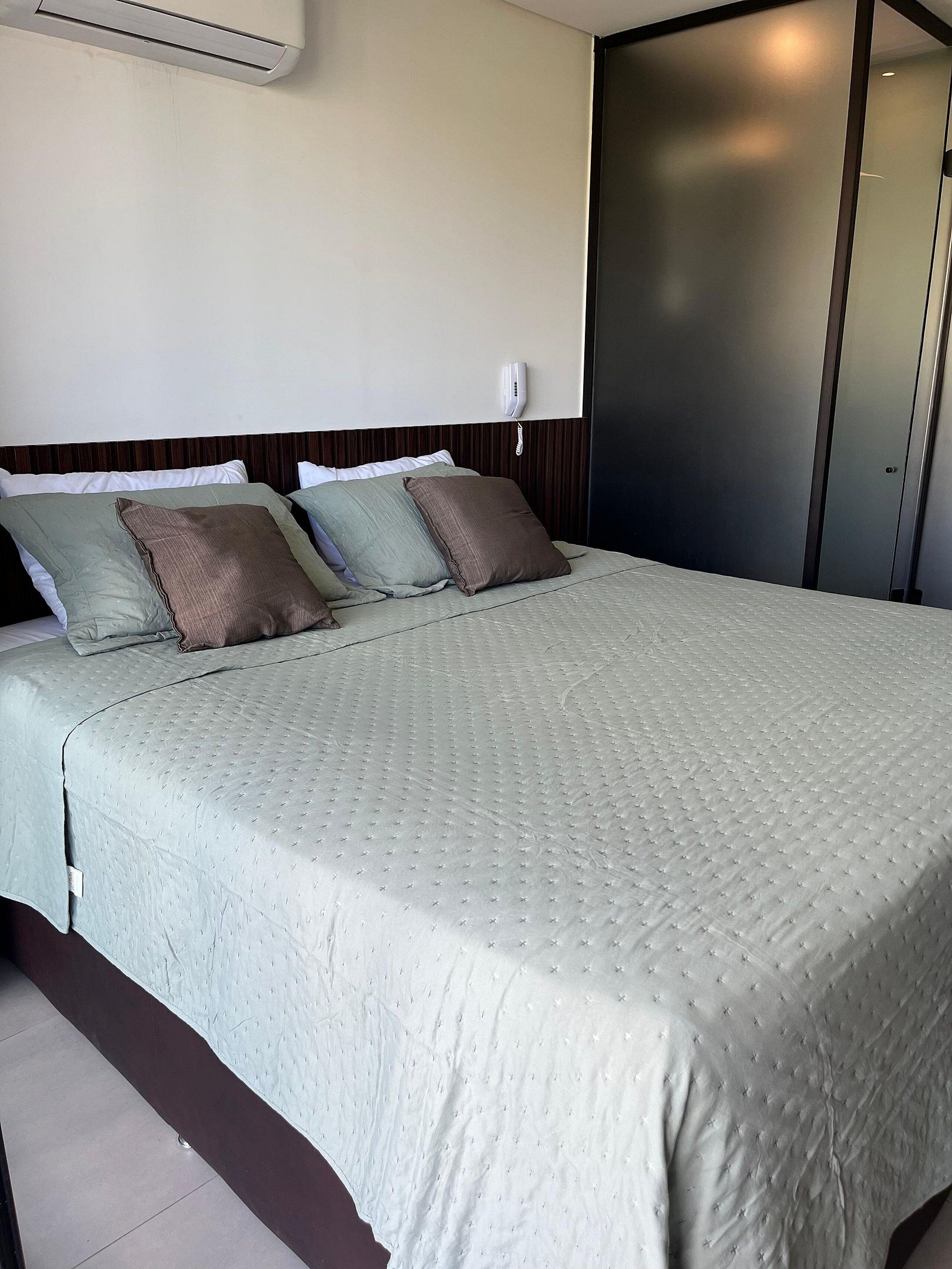 Kamar Double Basic | Wi-Fi gratis dan seprai linen