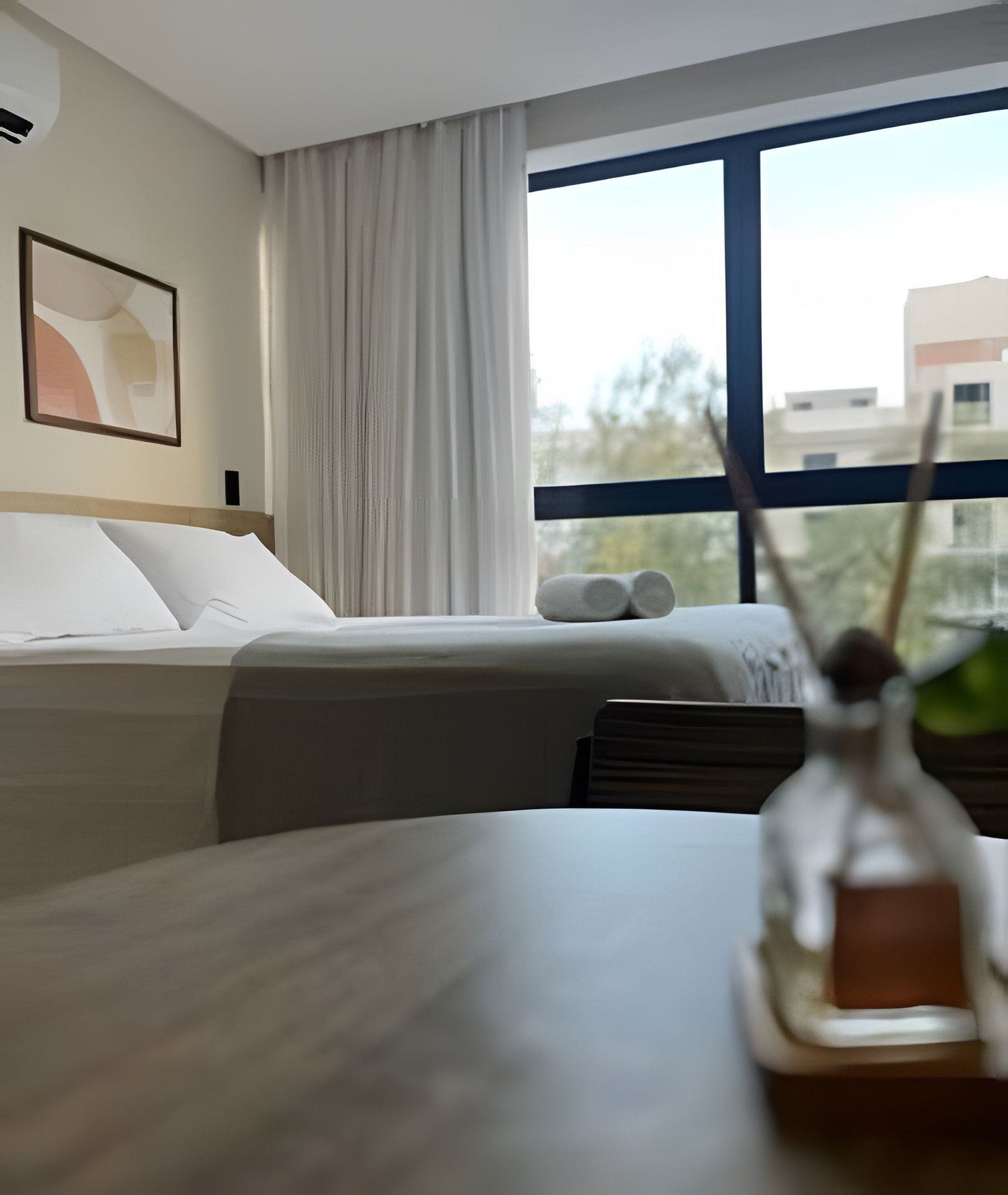 Basic Studio, Partial Sea View | WiFi (free), bed sheets