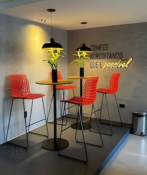 Basic Studio, Partial Sea View | Dining - Flat Beira mar João Pessoa (João Pessoa)