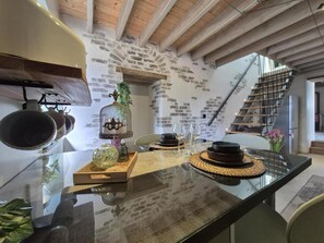 Dining - Independent house, pets welcome - Capacity on request (Saint-Denis-sur-Sarthon)