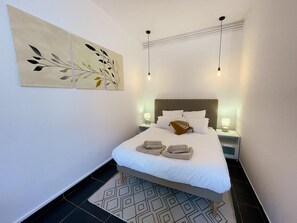 WiFi (無料)