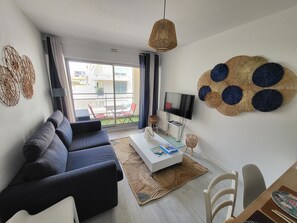 TV - Renovated apartment, pets allowed - 4 guests (LES SABLES D'OLONNE)