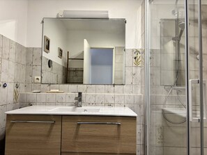 Bathroom - Charming apartment with parking - 4 guests (Hyères)