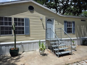 Exterior - 4-bedroom mobile home in pleasant Lady Lake with AC (Lady Lake)