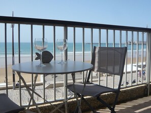 Outdoor dining - Apartment sea view - 4 guests (Les Sables-d'Olonne)