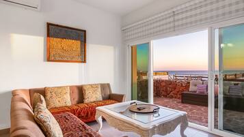 Villa, Multiple Beds, Ocean View (Villa 19 - Playa Arcangel) | Living area