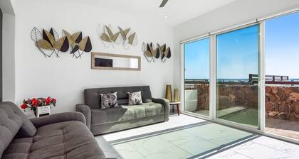Dog-friendly Home With Heated Outdoor Pool, Hot Tub, Balcony, Rooftop Terrace