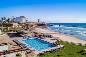 Pool - 2-story Dog-friendly Villa With Outdoor Pool, Patio, 2 Balconies, Streaming, AC (Playas de Rosarito)