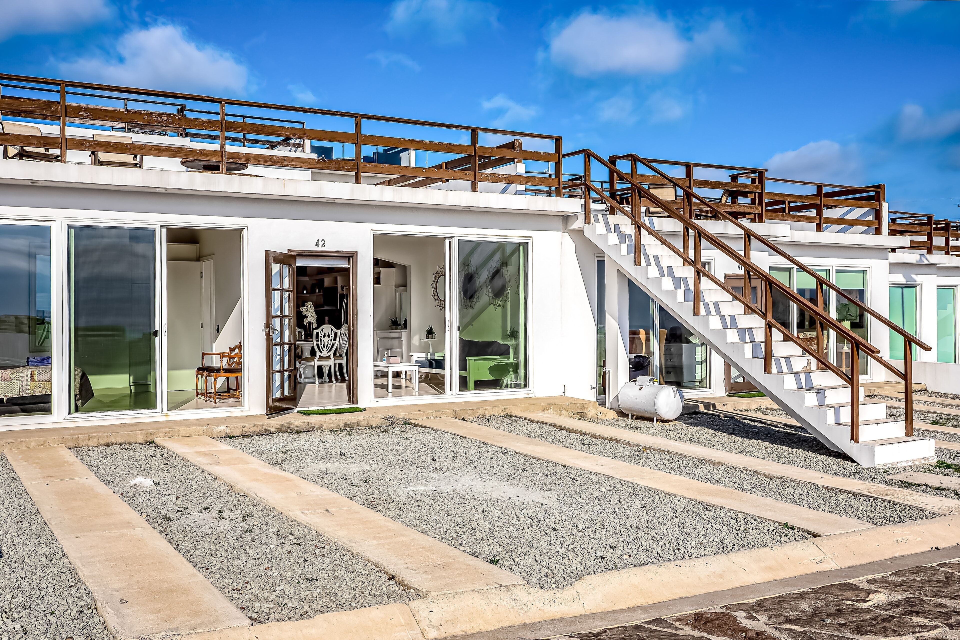 Dog-friendly Oceanfront Villa With Rooftop Patio, Pool Access, & Kitchen - Quinta del Mar