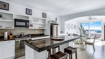 House, Multiple Beds, Partial Ocean View (Casa Violeta 42 - Playa Arcangel) | Private kitchen