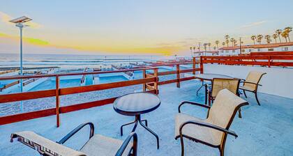 Dog-friendly Villa With Heated Outdoor Pool, Hot Tub, Streaming, Balcony, Grill
