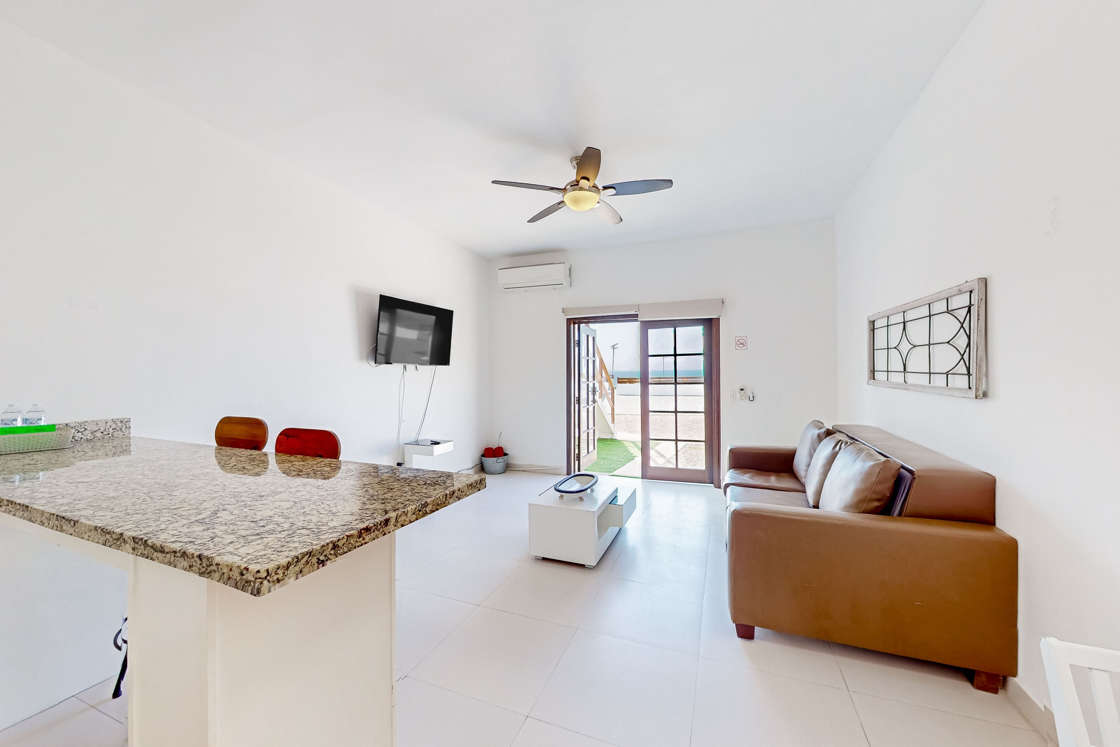 Apartament, 1 llit de matrimoni i sofà llit, vistes a l'oceà (Jr Suite 2 - Playa Arcangel) | Sala d'estar