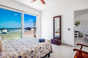 Villa - flera sängar - uteplats - viss havsutsikt (Casa Capri 39 - Playa Arcangel) | 3 sovrum, individuell inredning, unika möbler och sängkläder