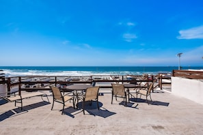Outdoor dining - Dog-friendly Villa With Heated Outdoor Pool, Hot Tub, Streaming, Private Patio (Playas de Rosarito)