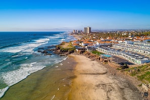 Una spiaggia nelle vicinanze