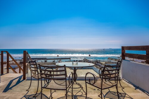 Dog-friendly Suite With Beach Views, Outdoor Pool, Patio, Kitchenette, & AC