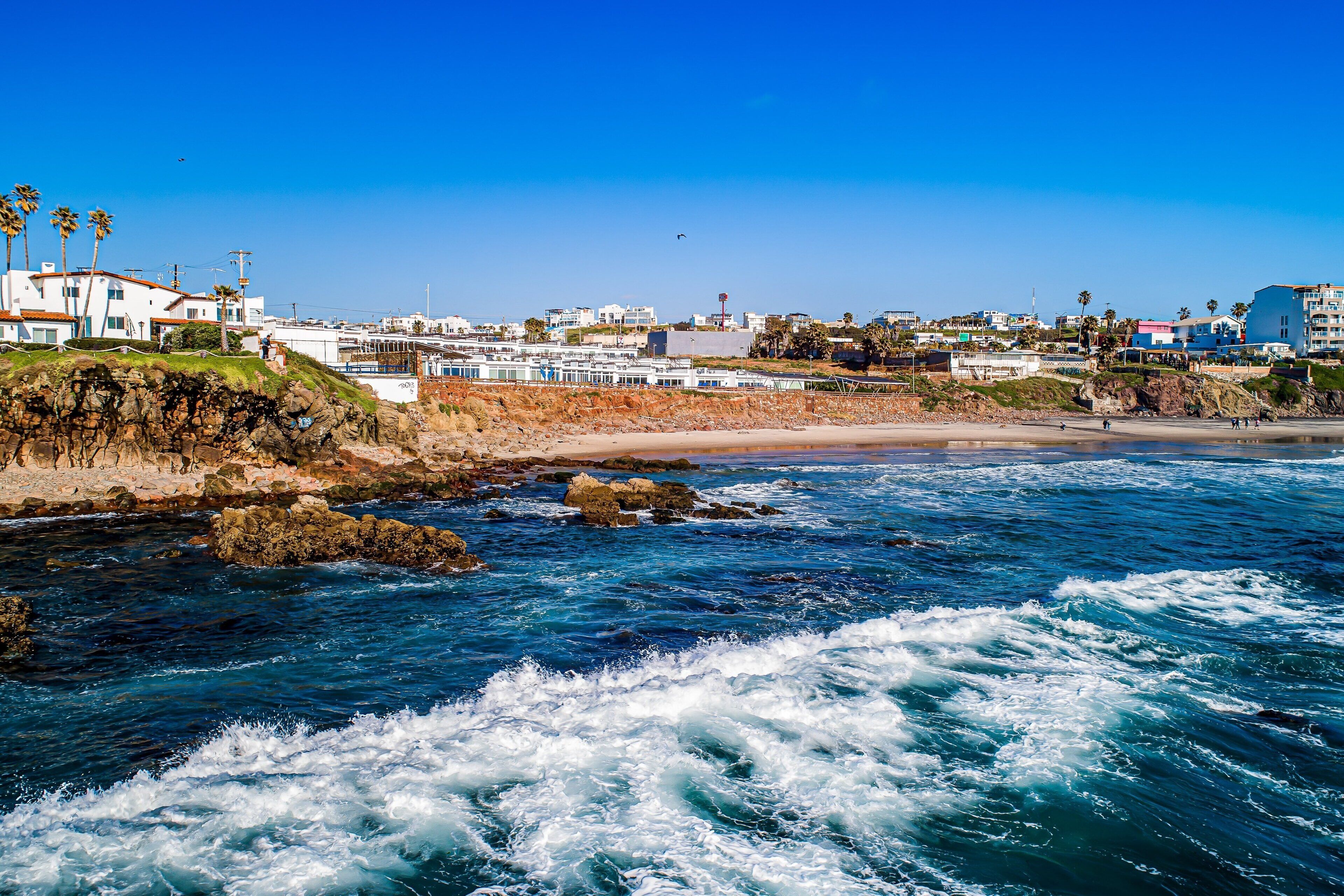Dog-friendly Oceanfront Villa With Pool Access, Rooftop Patio, Full Kitchen - Punta Azul
