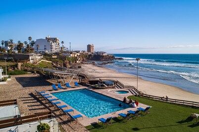 Modern Beauty With Partial Ocean View, Open Concept & Pool - Dog-friendly