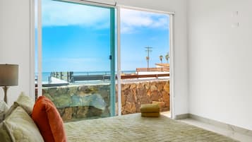 Villa, Multiple Beds, Kitchen, Partial Ocean View (Casa Arcilla 18 - Playa Arcangel) | 3 bedrooms, individually decorated, individually furnished, bed sheets
