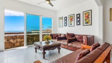 Villa, Multiple Beds, Kitchen, Partial Ocean View (Casa Arcilla 18 - Playa Arcangel) | Interior