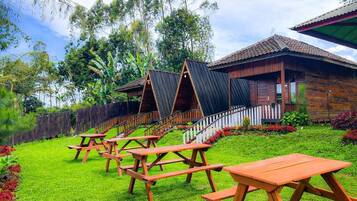 Villa, Garden View | Outdoor dining