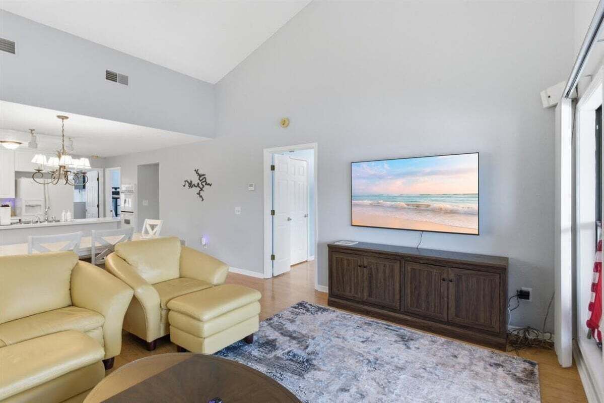 Family-friendly Condo At The 1mm, Lake Views + Pool Access Near Bagnell Dam - Missouri