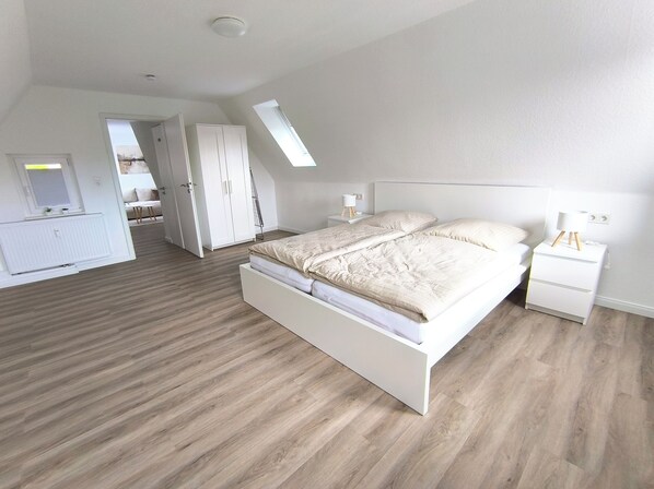 WiFi, bed sheets - Beautiful large apartment with super roof terrace (Walsrode)