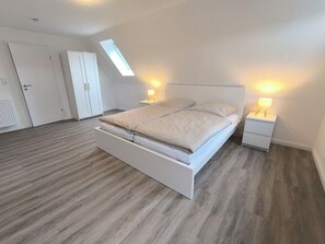 WiFi, bed sheets - Beautiful large apartment with super roof terrace (Walsrode)