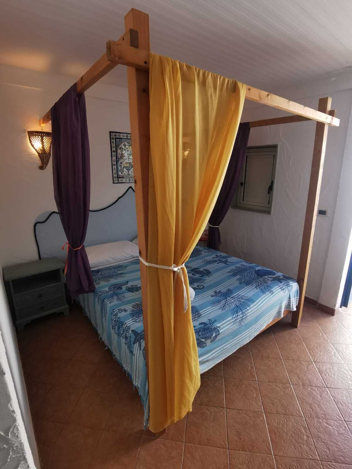 Kamar Double atau Twin Basic | Meja kerja dan Wi-Fi gratis