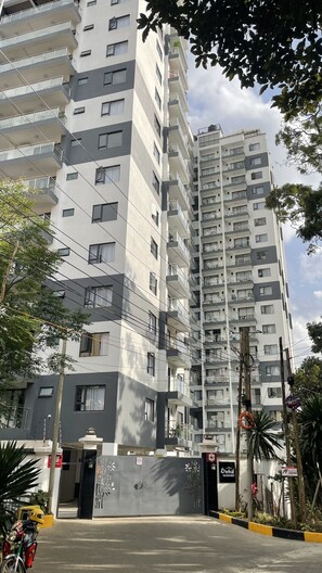 Exterior - 3-bedroom apartment in tranquil Nairobi with fitness room access (Nairobi)