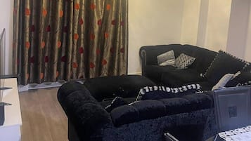 Appartement, 1 chambre, accessible aux personnes à mobilité réduite, balcon | Salle de séjour