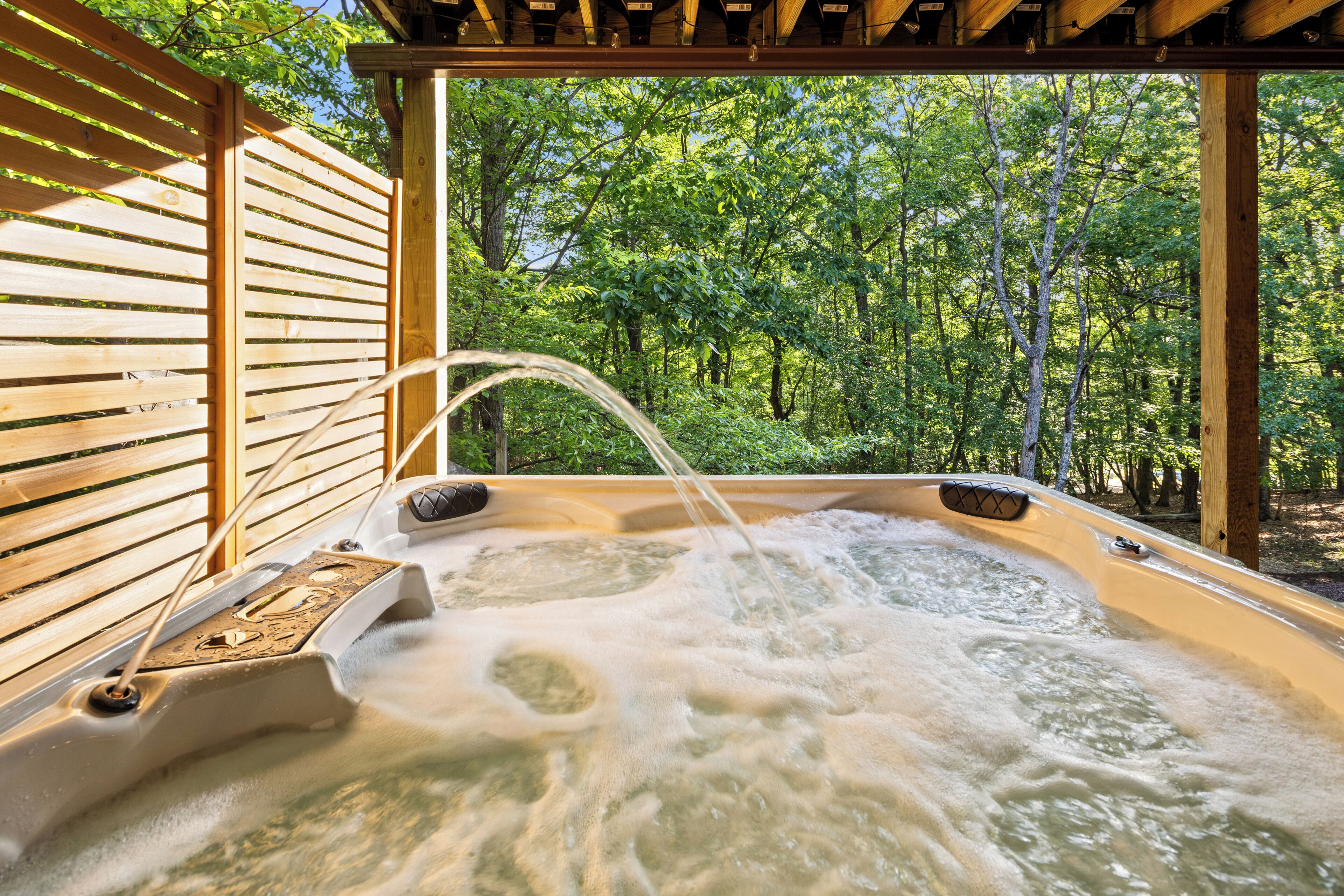 Outdoor spa tub
