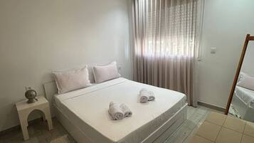 Apartment, 1 Bedroom, Accessible, Smoking | 2 bedrooms
