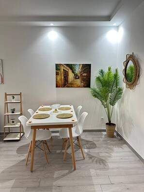 Appartamento, 1 camera da letto, accessibile ai disabili, fumatori | Sala da pranzo