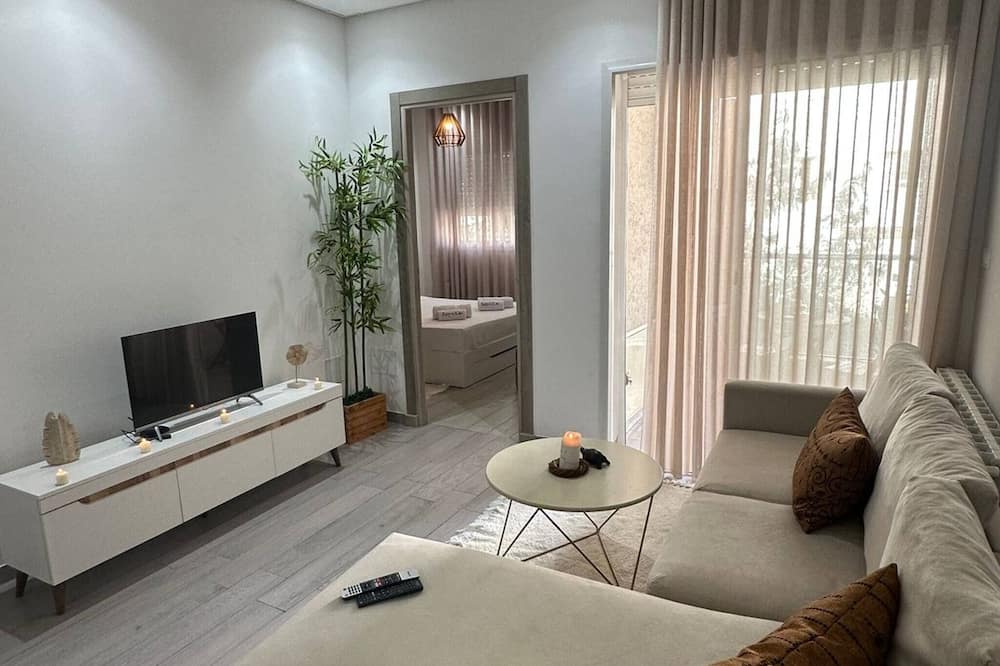 Cozy Hammamet Apartment Beach, Pool, and Comfort Await