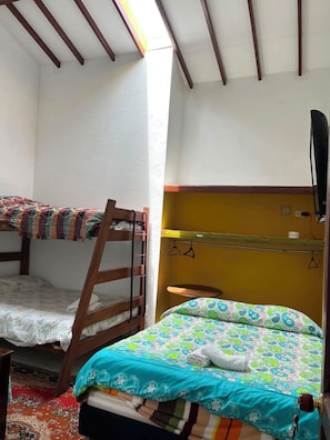 4 bedrooms, WiFi, bed sheets