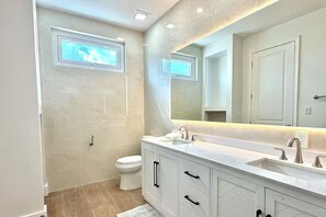 Bathroom - Superior Ocean Mist Oceanview Villa 3 (Salt Pond)