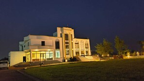 Deluxe Room | Exterior