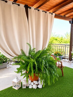 Terrace/patio - Stirida Stone House – Cozy Mountain Escape Near Arachova, Delphi & the Beach (Stiri)