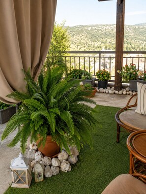 Property grounds - Stirida Stone House – Cozy Mountain Escape Near Arachova, Delphi & the Beach (Stiri)
