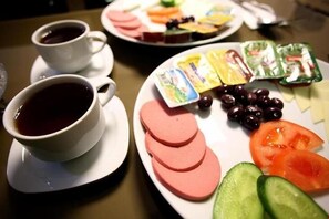 Bao gồm bữa sáng buffet hàng ngày 