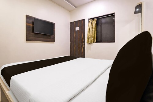Classic Collection O Kurla BKC Mumbai