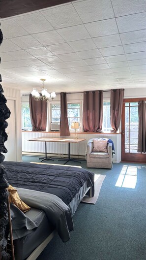 WiFi, bed sheets - Falcon Retreats - Saker (Sharbot Lake)