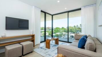 Villa, 3 Bedrooms, Non Smoking, Balcony | Living area